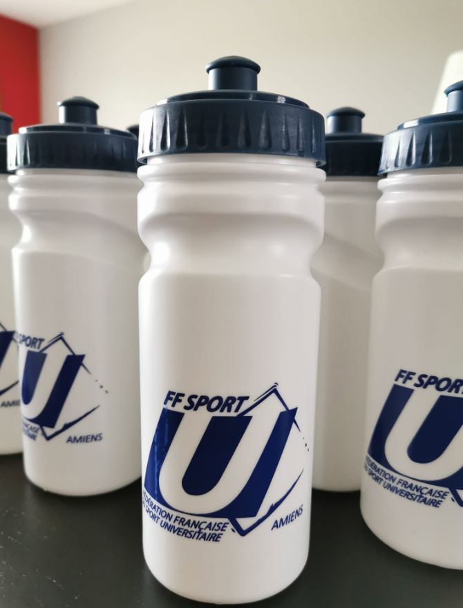 Gourdes blanches marquées du logo FF Sport U Amiens